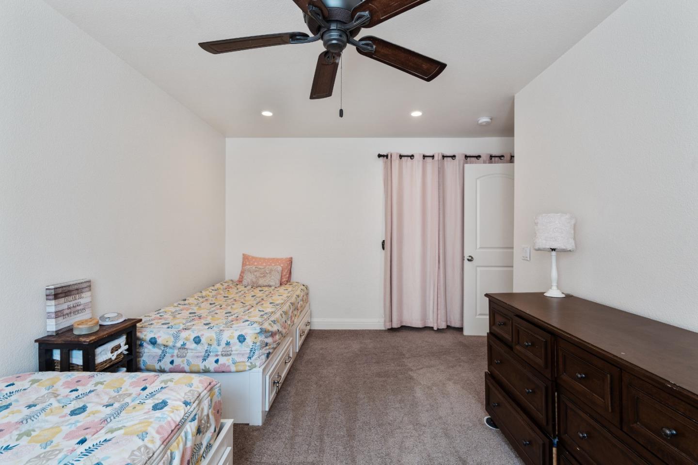 Detail Gallery Image 23 of 53 For 2190 Glarner St, Hollister,  CA 95023 - 3 Beds | 2 Baths