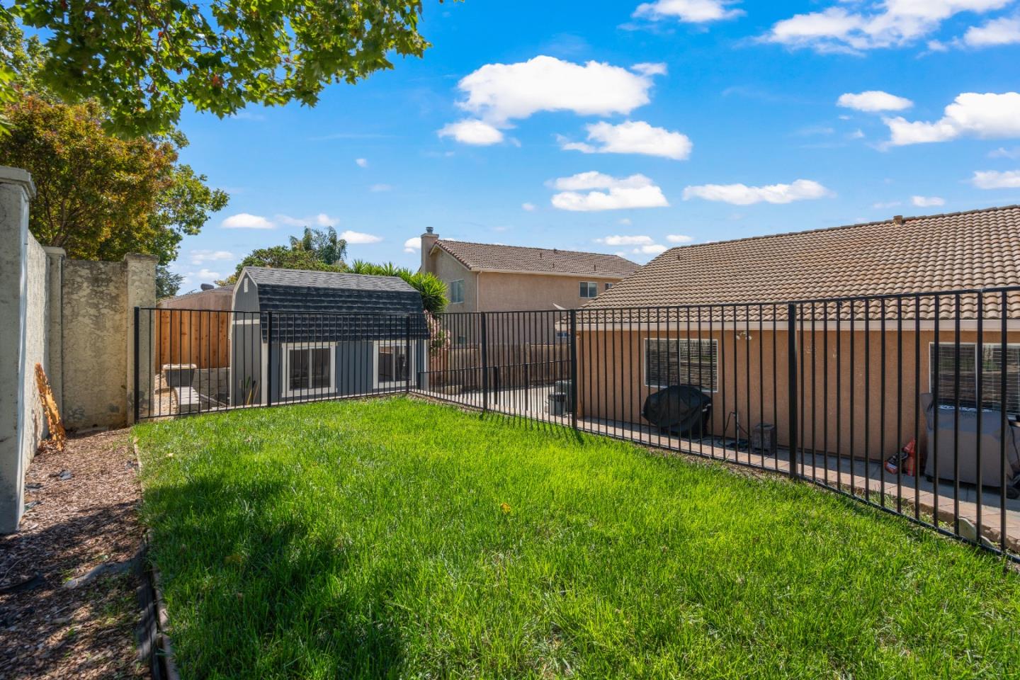 Detail Gallery Image 32 of 53 For 2190 Glarner St, Hollister,  CA 95023 - 3 Beds | 2 Baths