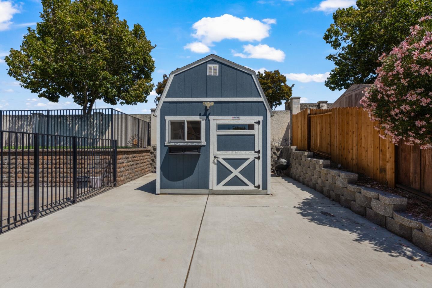 Detail Gallery Image 35 of 53 For 2190 Glarner St, Hollister,  CA 95023 - 3 Beds | 2 Baths