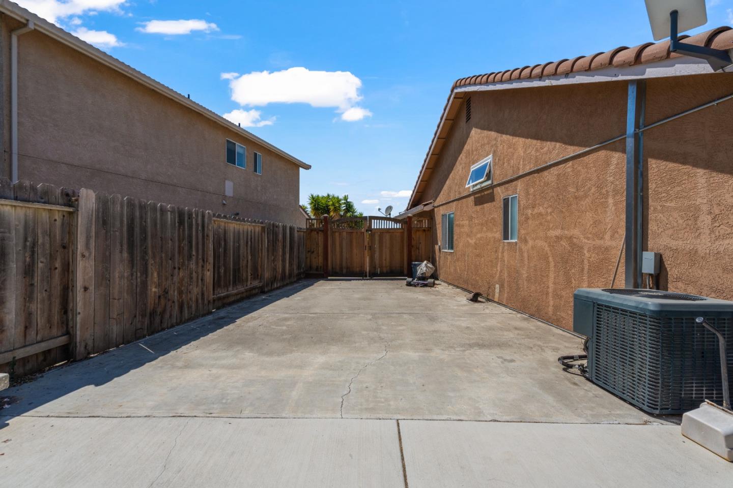 Detail Gallery Image 36 of 53 For 2190 Glarner St, Hollister,  CA 95023 - 3 Beds | 2 Baths