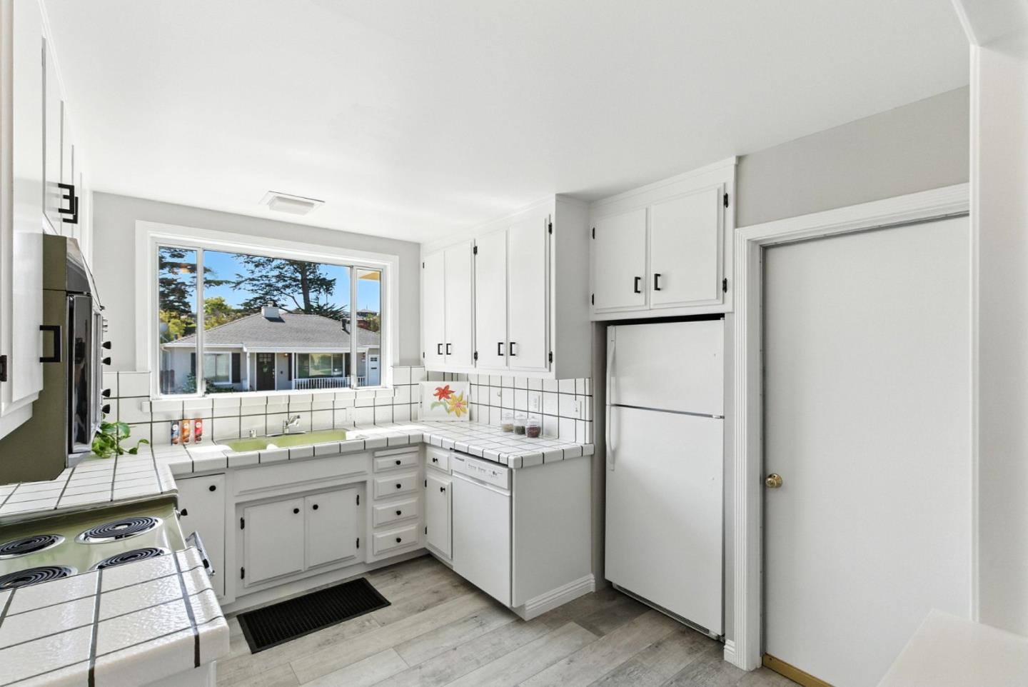 Detail Gallery Image 10 of 25 For 412 Briarwood Dr, South San Francisco,  CA 94080 - 3 Beds | 1 Baths
