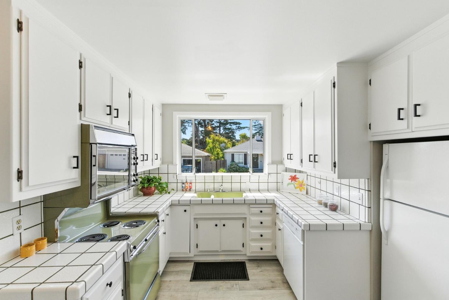 Detail Gallery Image 9 of 25 For 412 Briarwood Dr, South San Francisco,  CA 94080 - 3 Beds | 1 Baths
