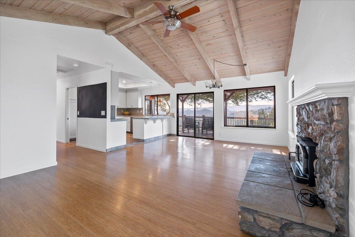 Detail Gallery Image 10 of 29 For 25435 Hutchinson Rd, Los Gatos,  CA 95033 - 4 Beds | 2/1 Baths