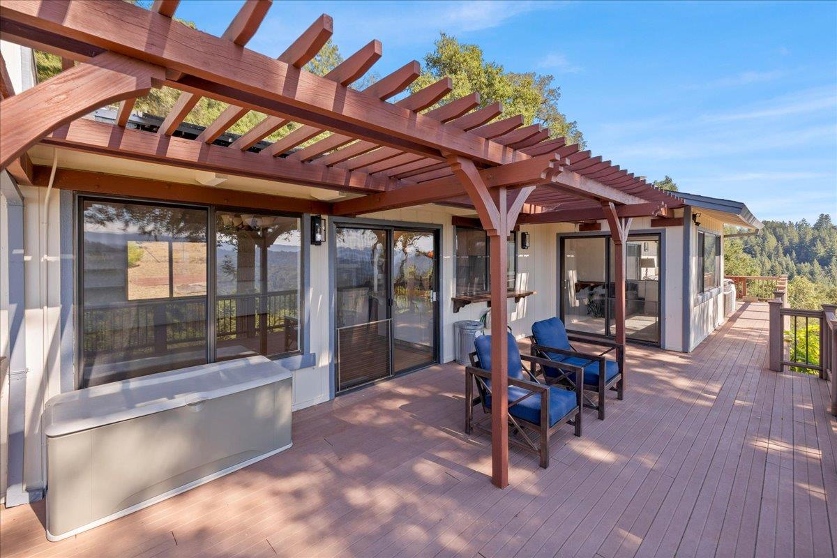 Detail Gallery Image 11 of 29 For 25435 Hutchinson Rd, Los Gatos,  CA 95033 - 4 Beds | 2/1 Baths