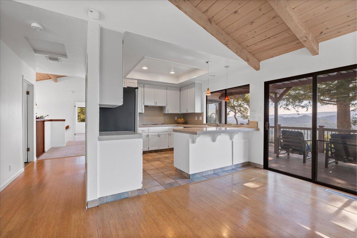 Detail Gallery Image 15 of 29 For 25435 Hutchinson Rd, Los Gatos,  CA 95033 - 4 Beds | 2/1 Baths