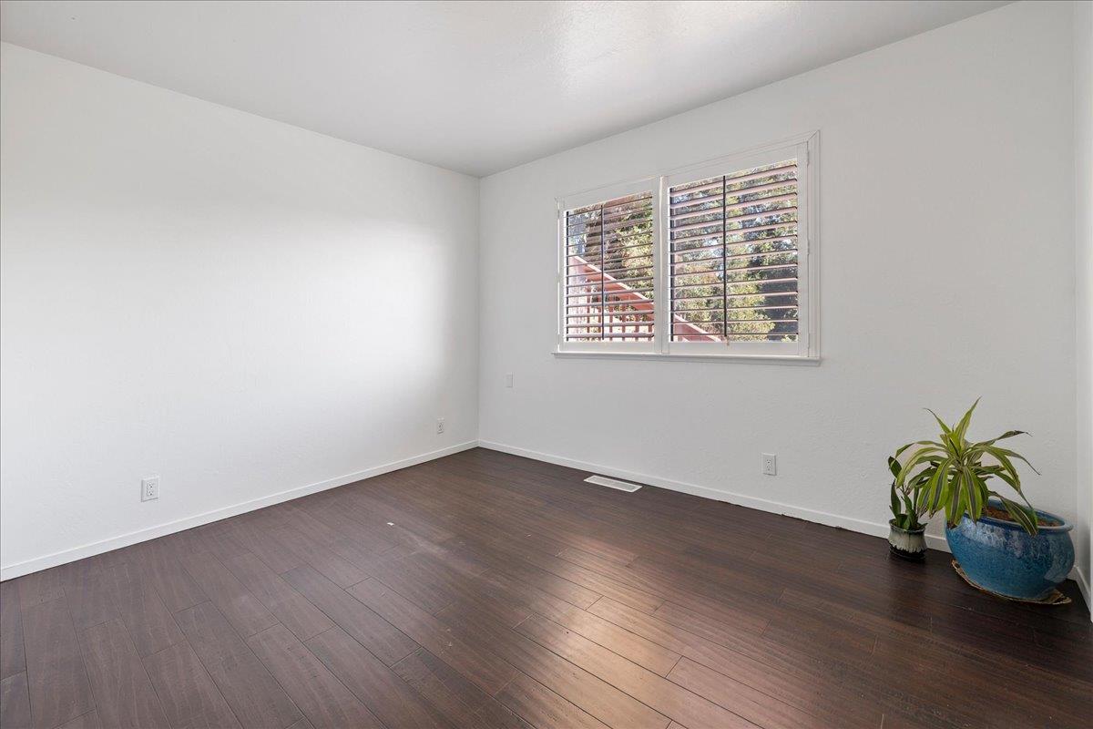 Detail Gallery Image 20 of 29 For 25435 Hutchinson Rd, Los Gatos,  CA 95033 - 4 Beds | 2/1 Baths