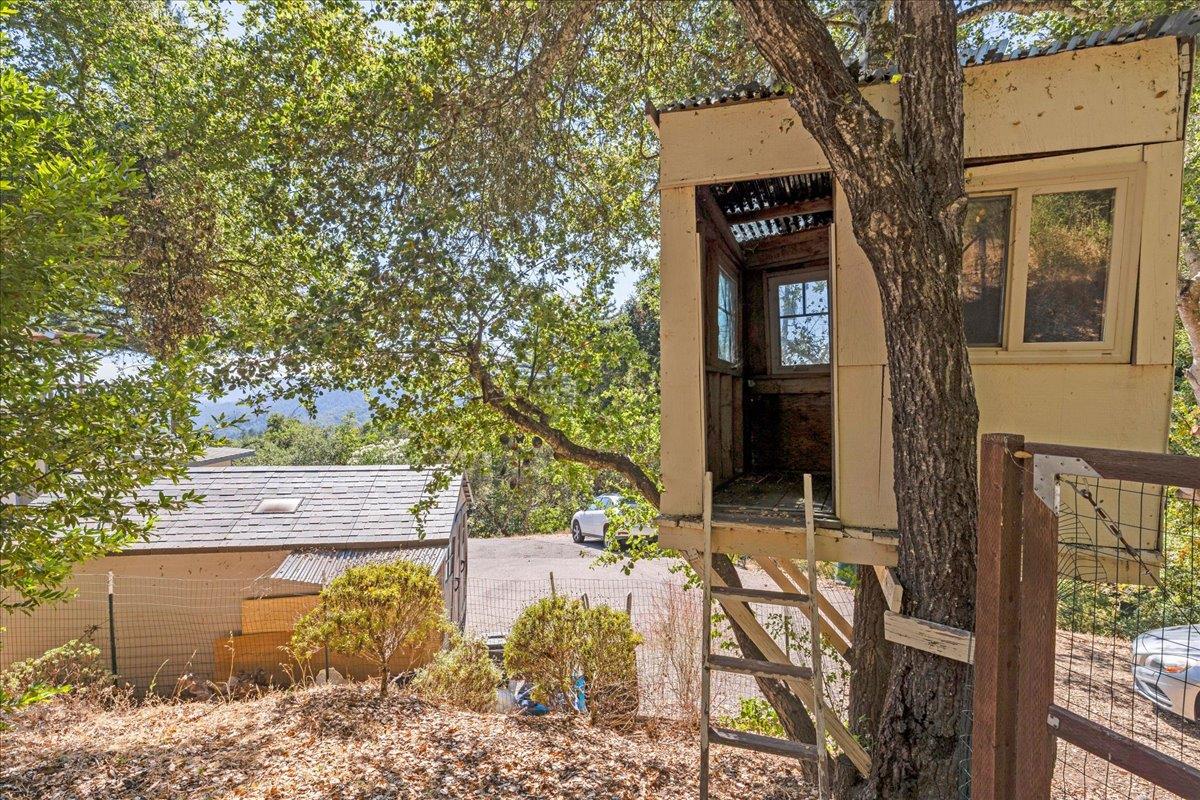 Detail Gallery Image 25 of 29 For 25435 Hutchinson Rd, Los Gatos,  CA 95033 - 4 Beds | 2/1 Baths