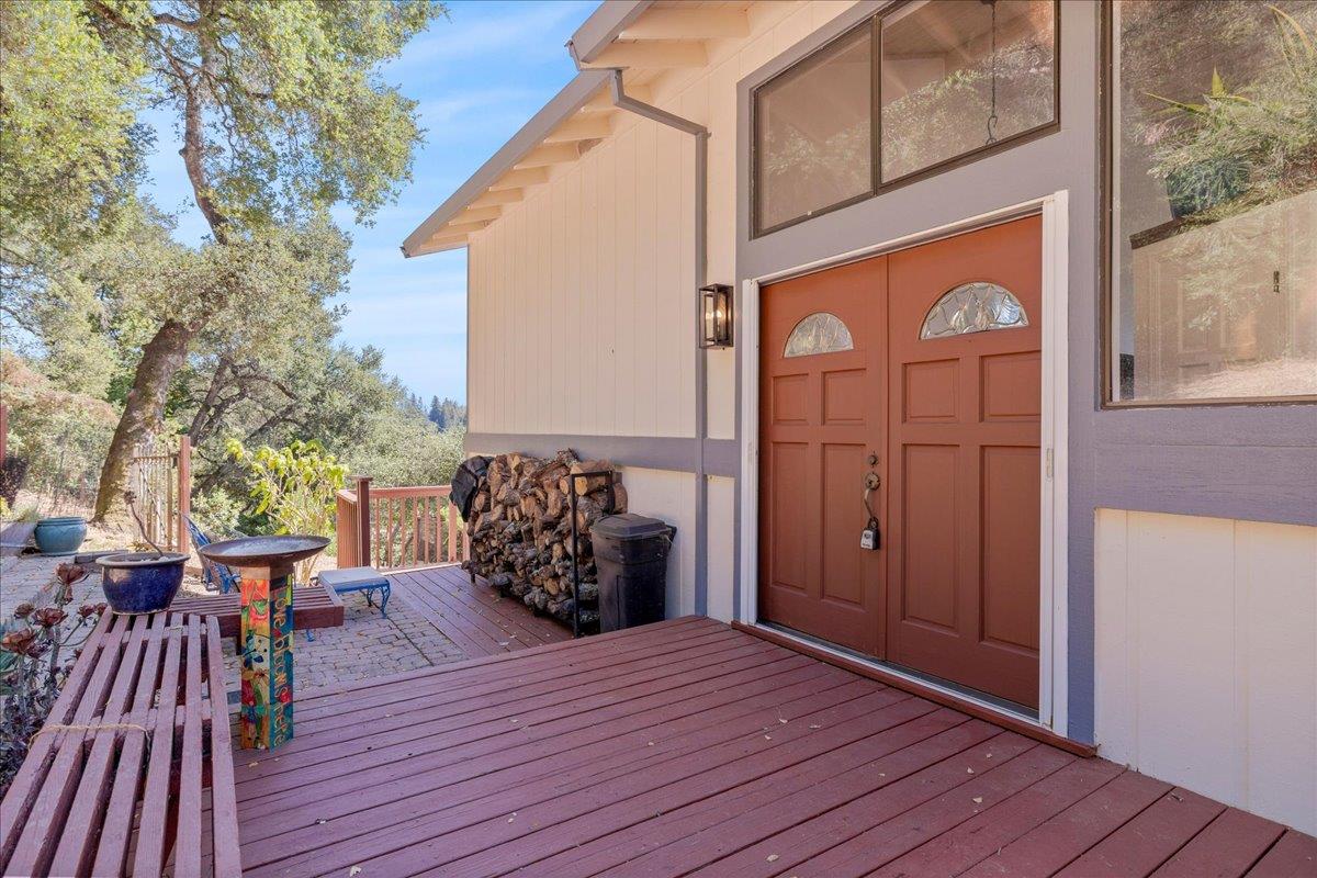 Detail Gallery Image 4 of 29 For 25435 Hutchinson Rd, Los Gatos,  CA 95033 - 4 Beds | 2/1 Baths