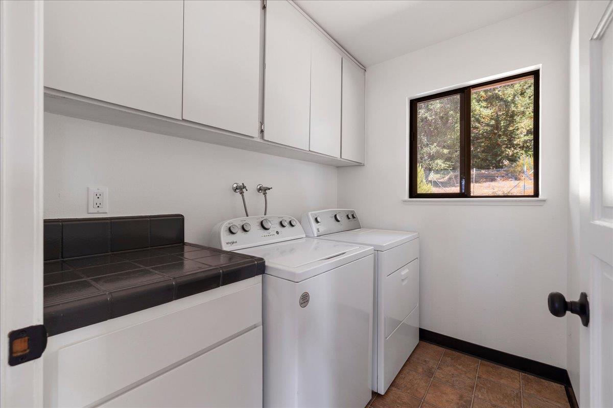 Detail Gallery Image 8 of 29 For 25435 Hutchinson Rd, Los Gatos,  CA 95033 - 4 Beds | 2/1 Baths