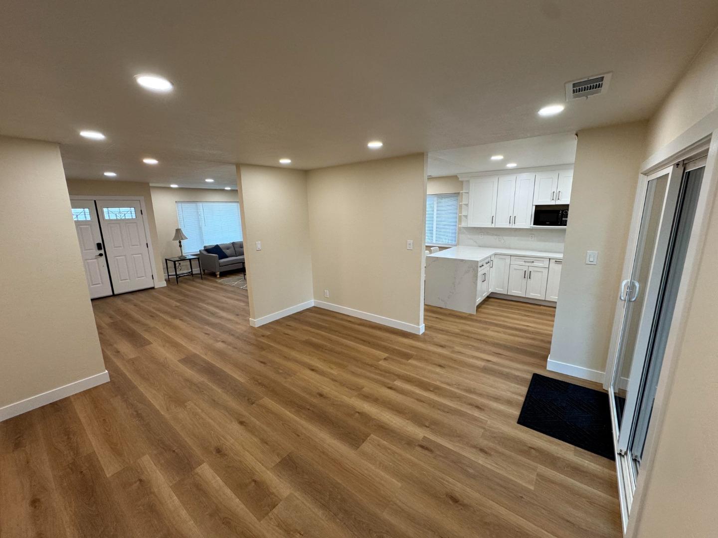 Detail Gallery Image 6 of 33 For 315 Colleen Ct, Morgan Hill,  CA 95037 - 3 Beds | 2 Baths