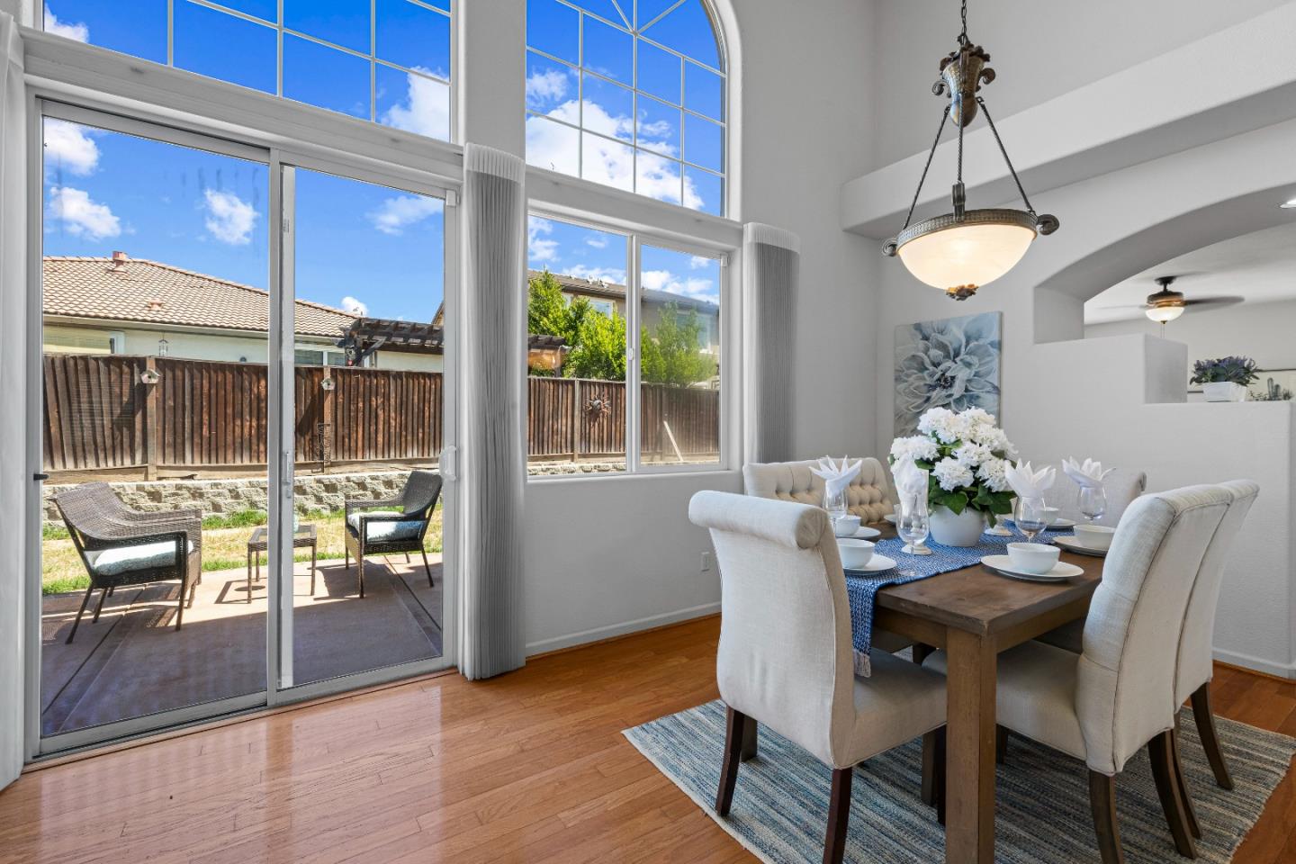 Detail Gallery Image 13 of 57 For 1515 Dovetail Way, Gilroy,  CA 95020 - 4 Beds | 2/1 Baths