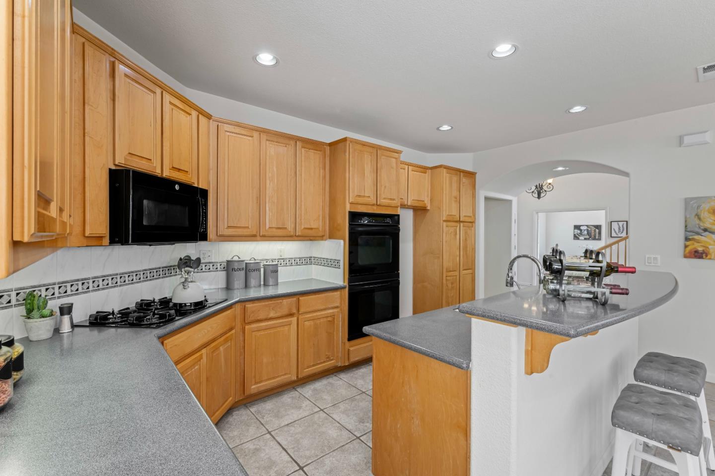 Detail Gallery Image 18 of 57 For 1515 Dovetail Way, Gilroy,  CA 95020 - 4 Beds | 2/1 Baths
