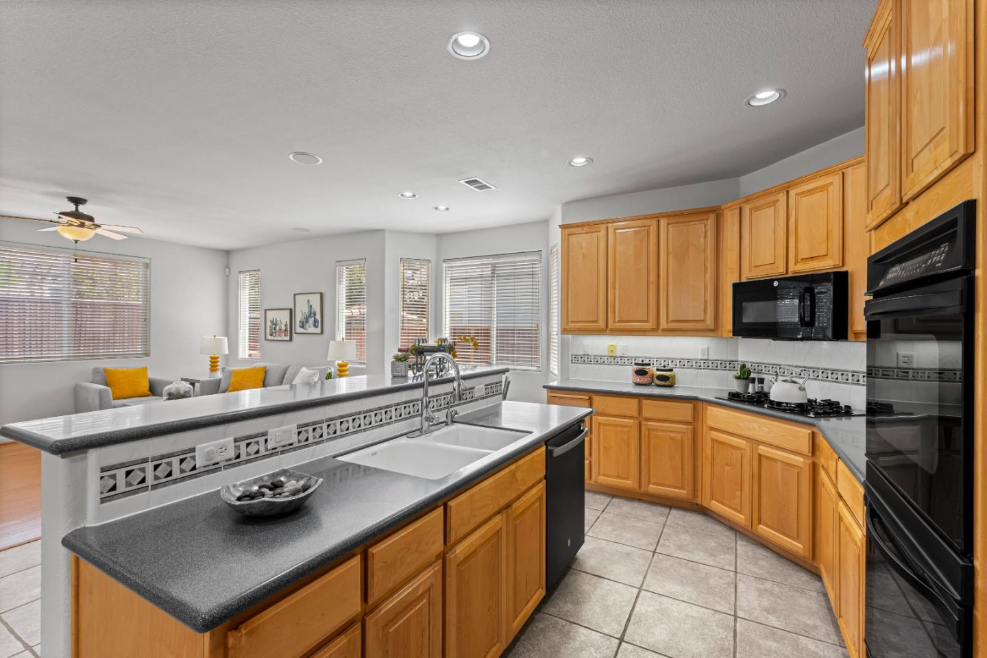 Detail Gallery Image 20 of 57 For 1515 Dovetail Way, Gilroy,  CA 95020 - 4 Beds | 2/1 Baths