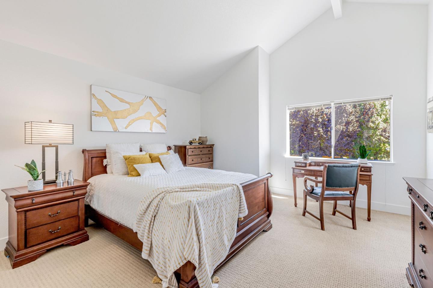 Detail Gallery Image 13 of 36 For 17152 Tassajara Cir, Morgan Hill,  CA 95037 - 4 Beds | 2/1 Baths