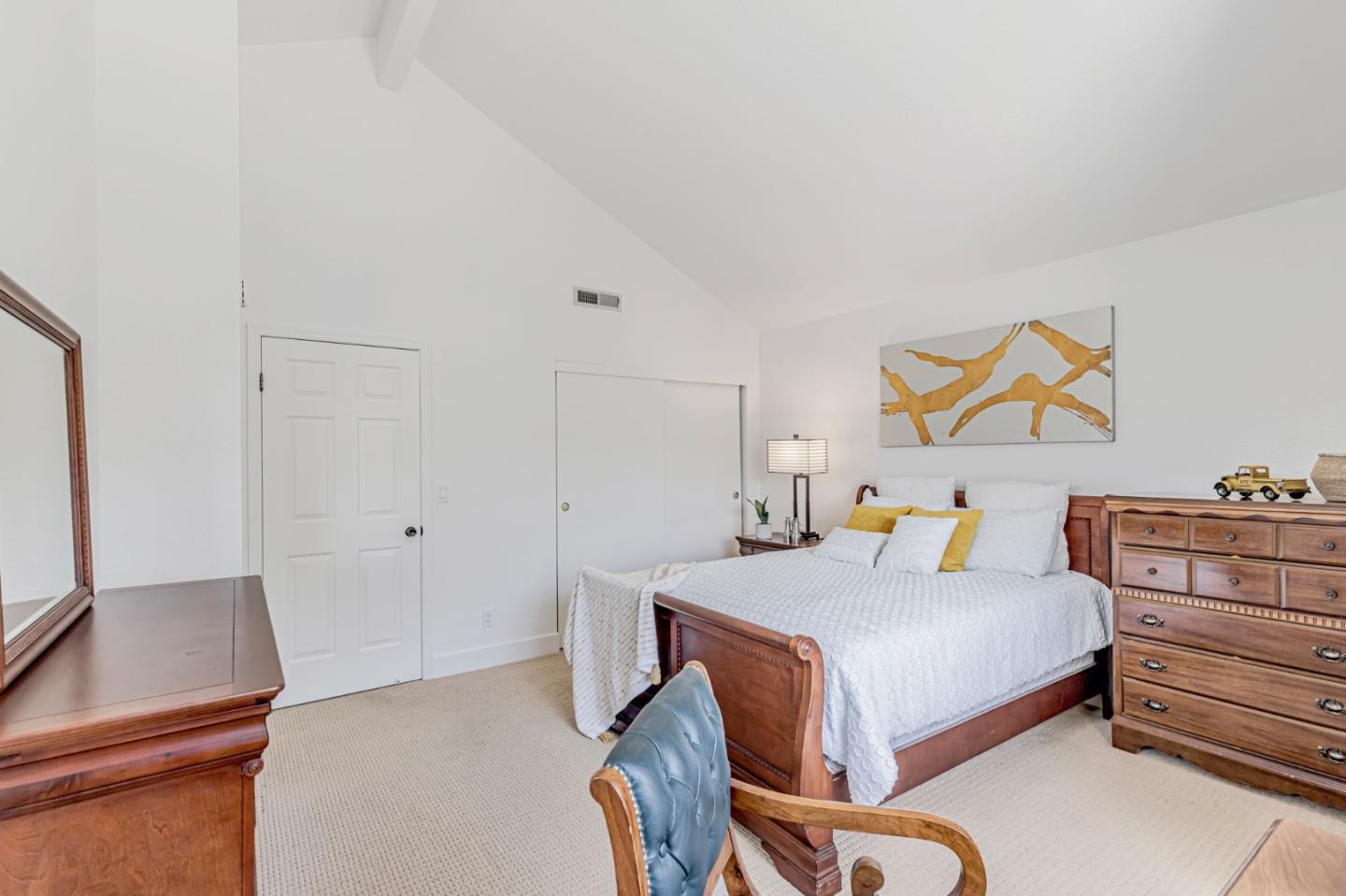 Detail Gallery Image 15 of 36 For 17152 Tassajara Cir, Morgan Hill,  CA 95037 - 4 Beds | 2/1 Baths
