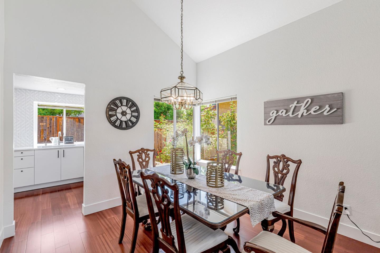 Detail Gallery Image 5 of 36 For 17152 Tassajara Cir, Morgan Hill,  CA 95037 - 4 Beds | 2/1 Baths