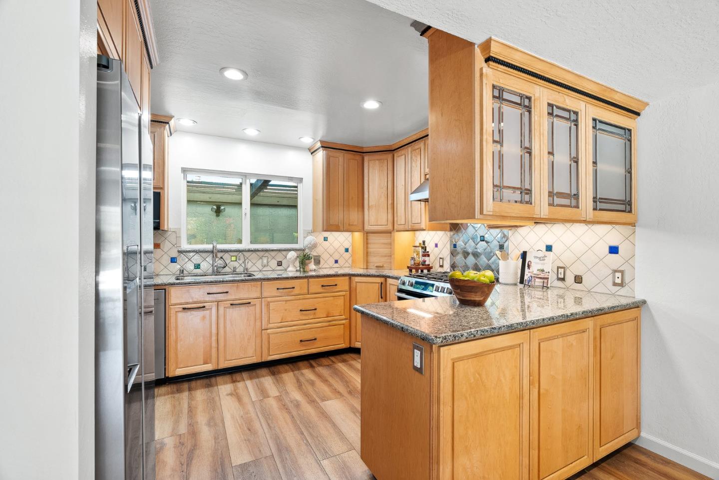 Detail Gallery Image 10 of 44 For 10461 Mary Ave, Cupertino,  CA 95014 - 3 Beds | 1/1 Baths