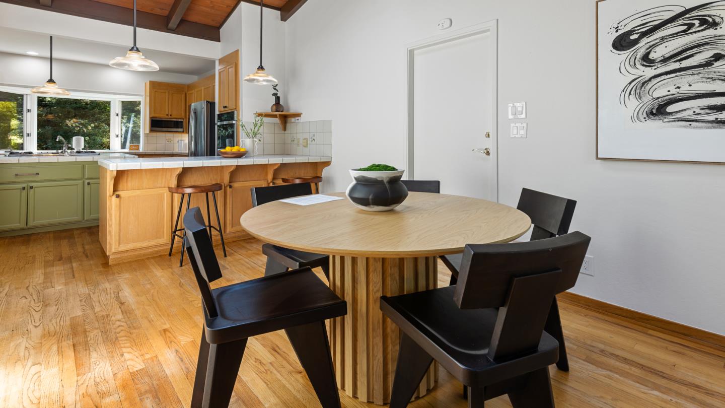 Detail Gallery Image 12 of 61 For 760 La Mesa Dr, Portola Valley,  CA 94028 - 5 Beds | 3 Baths