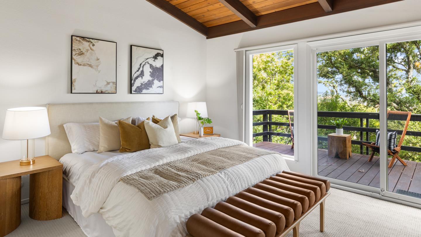Detail Gallery Image 13 of 61 For 760 La Mesa Dr, Portola Valley,  CA 94028 - 5 Beds | 3 Baths