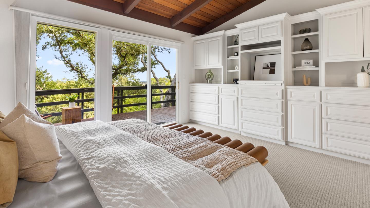 Detail Gallery Image 14 of 61 For 760 La Mesa Dr, Portola Valley,  CA 94028 - 5 Beds | 3 Baths