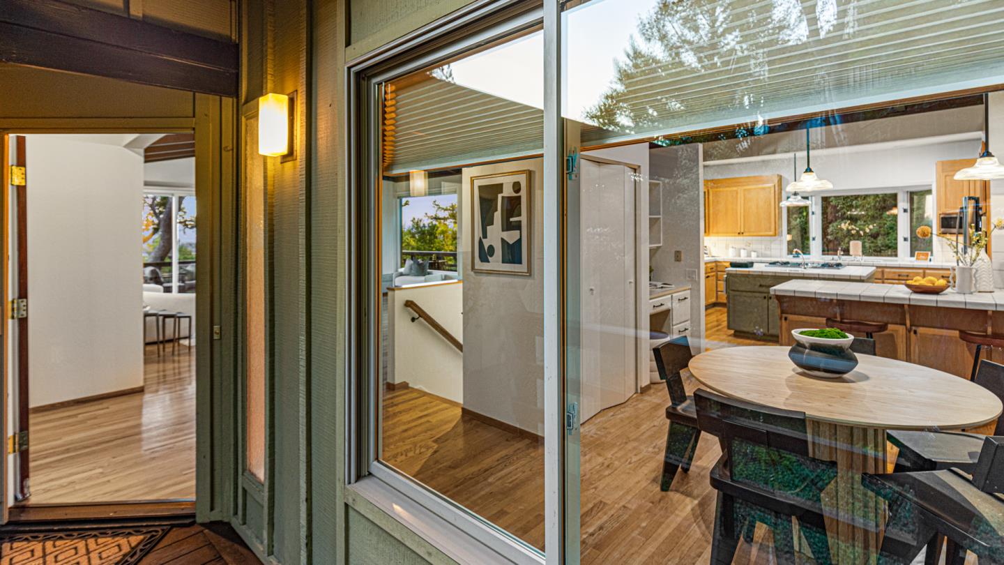 Detail Gallery Image 34 of 61 For 760 La Mesa Dr, Portola Valley,  CA 94028 - 5 Beds | 3 Baths