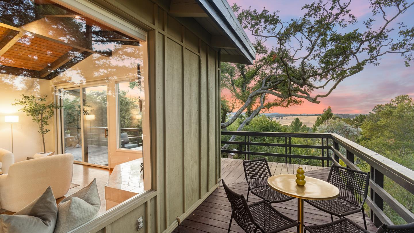Detail Gallery Image 37 of 61 For 760 La Mesa Dr, Portola Valley,  CA 94028 - 5 Beds | 3 Baths