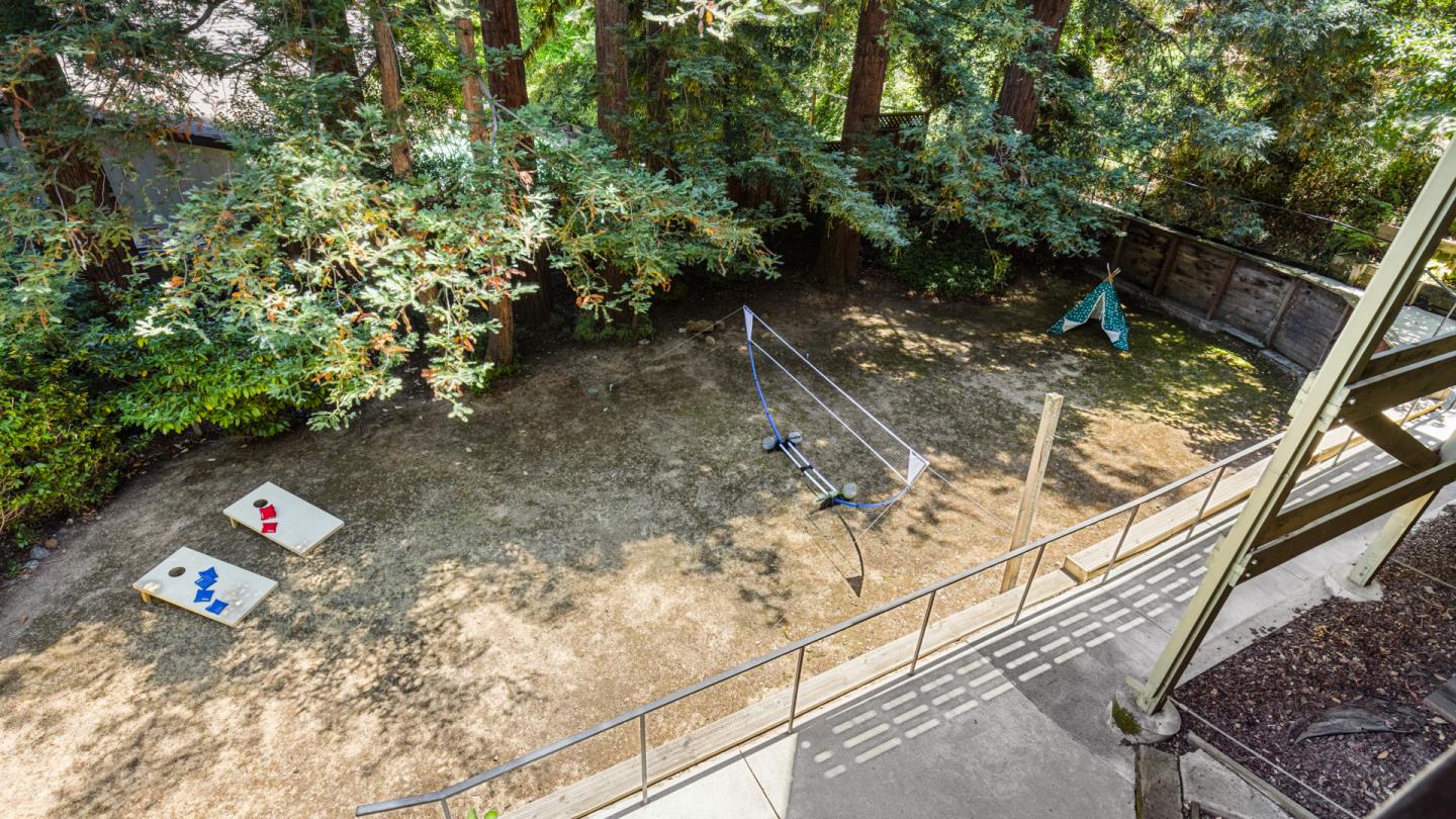 Detail Gallery Image 50 of 61 For 760 La Mesa Dr, Portola Valley,  CA 94028 - 5 Beds | 3 Baths