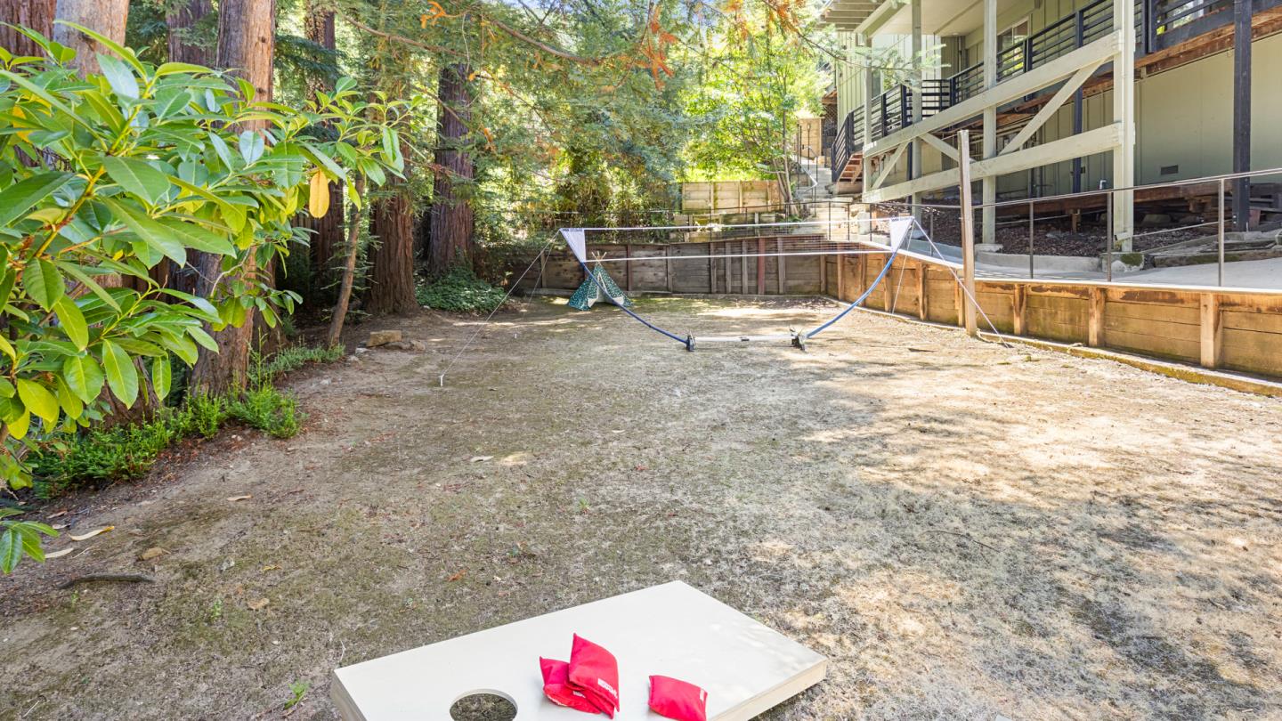 Detail Gallery Image 52 of 61 For 760 La Mesa Dr, Portola Valley,  CA 94028 - 5 Beds | 3 Baths