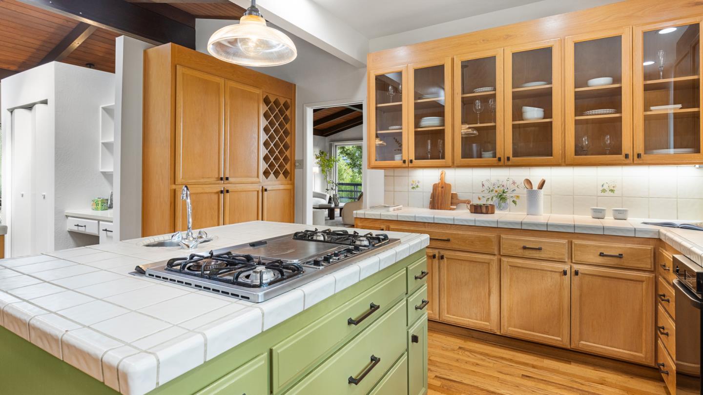 Detail Gallery Image 8 of 61 For 760 La Mesa Dr, Portola Valley,  CA 94028 - 5 Beds | 3 Baths