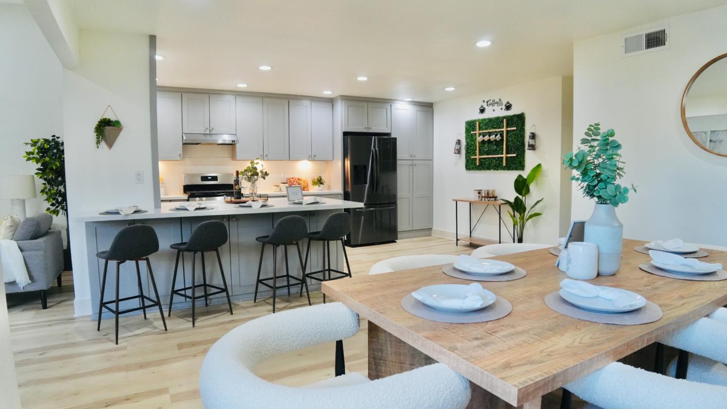 Detail Gallery Image 4 of 7 For 172 Evening Star Ct, Milpitas,  CA 95035 - 3 Beds | 2 Baths