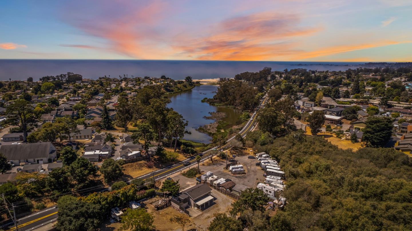 Detail Gallery Image 24 of 25 For 2565 Portola Dr #32,  Santa Cruz,  CA 95062 - 2 Beds | 1 Baths