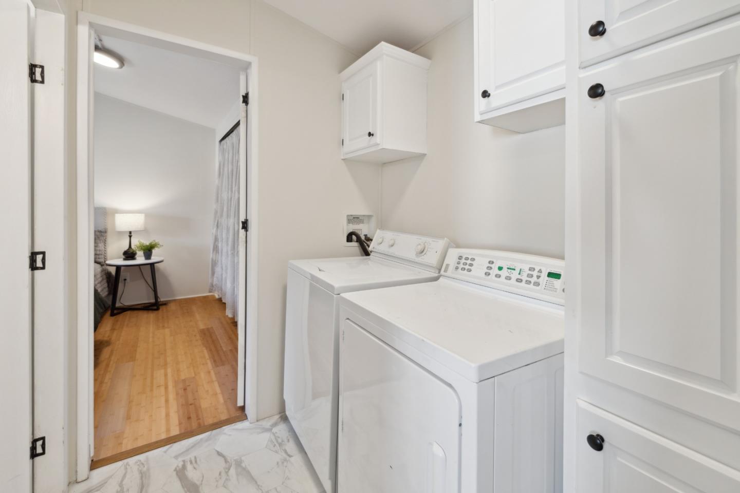 Detail Gallery Image 9 of 25 For 2565 Portola Dr #32,  Santa Cruz,  CA 95062 - 2 Beds | 1 Baths