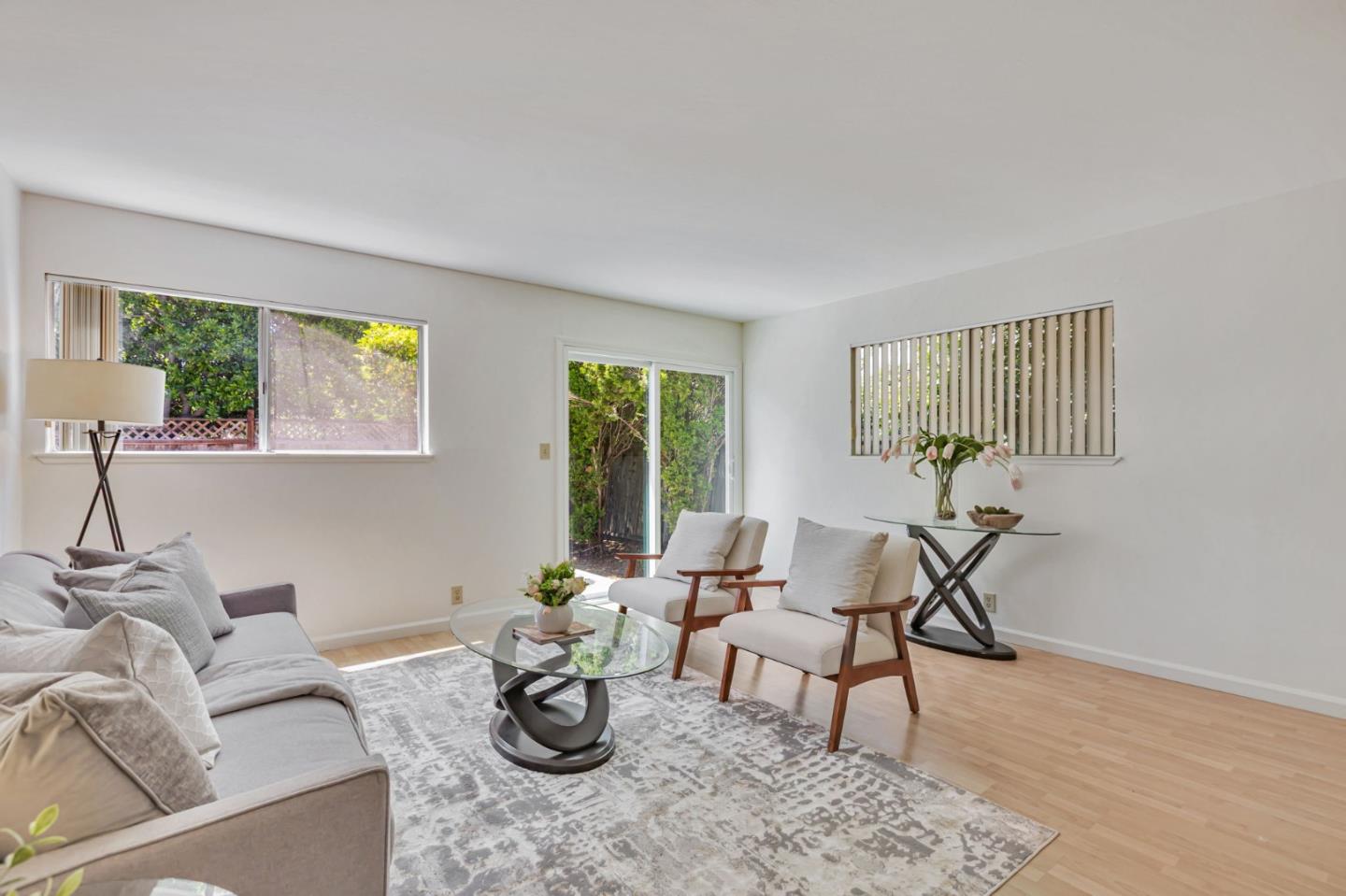 Detail Gallery Image 10 of 46 For 3210 South Ct, Palo Alto,  CA 94306 - 4 Beds | 2 Baths