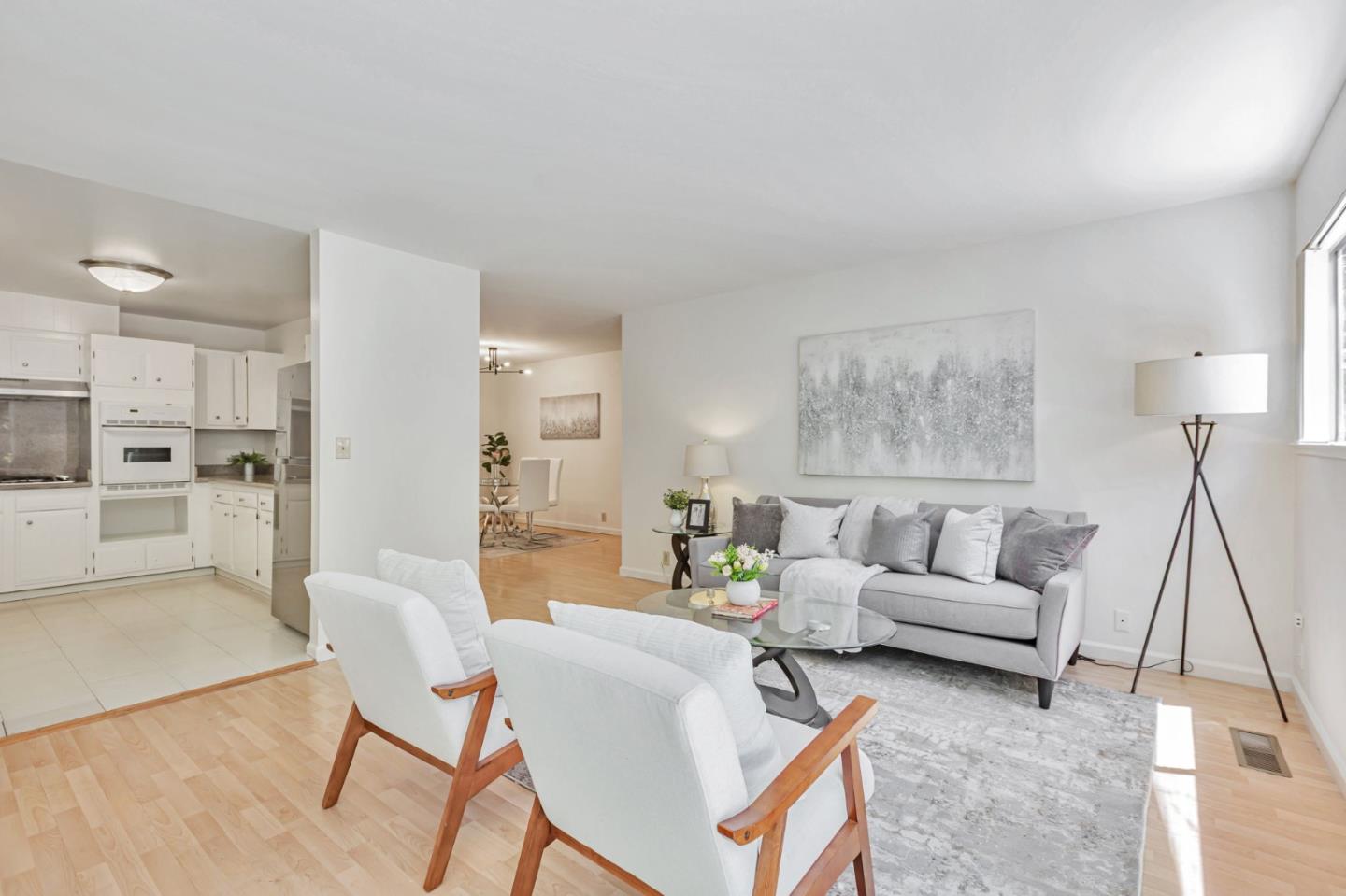 Detail Gallery Image 11 of 46 For 3210 South Ct, Palo Alto,  CA 94306 - 4 Beds | 2 Baths