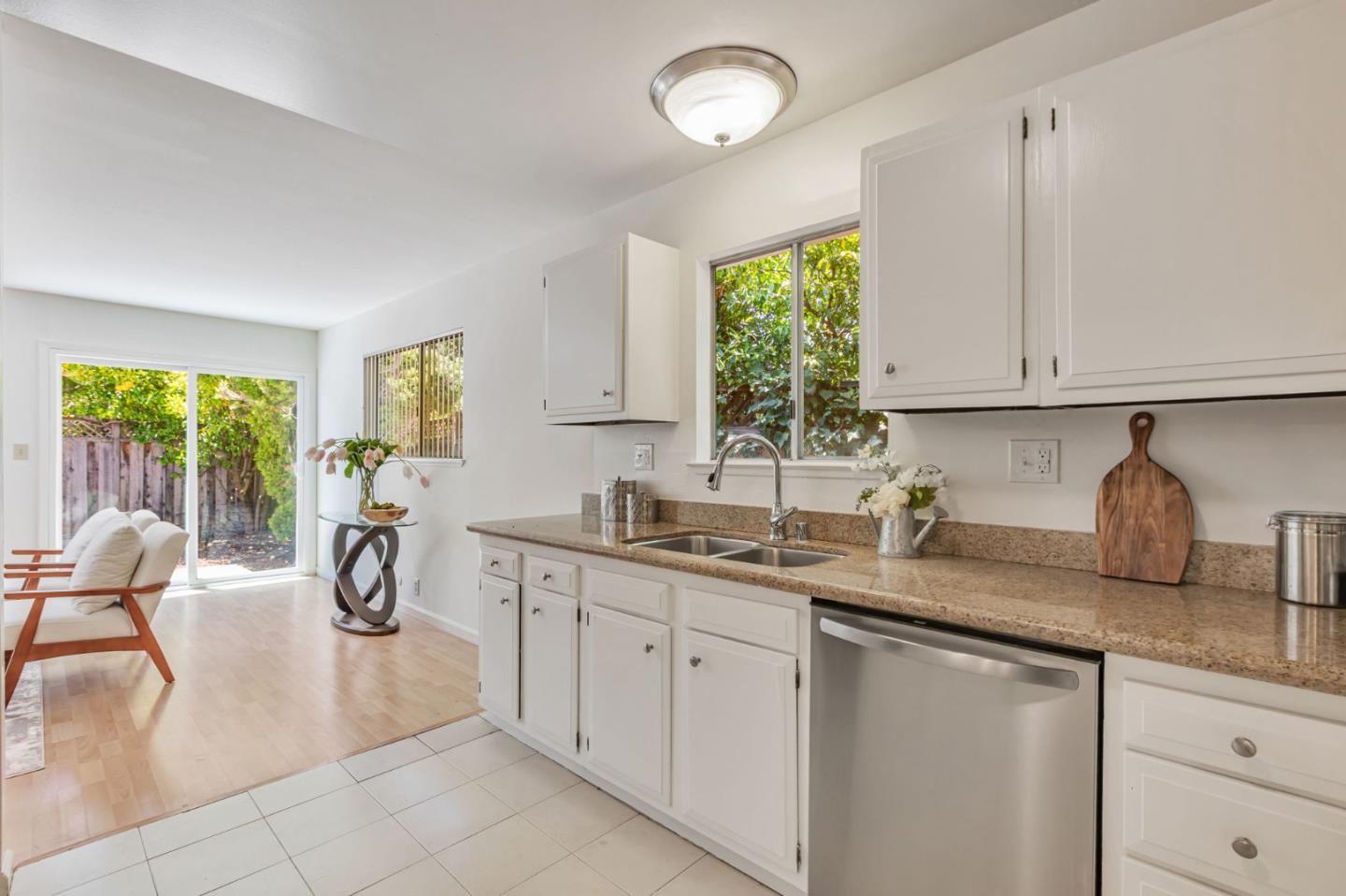 Detail Gallery Image 15 of 46 For 3210 South Ct, Palo Alto,  CA 94306 - 4 Beds | 2 Baths