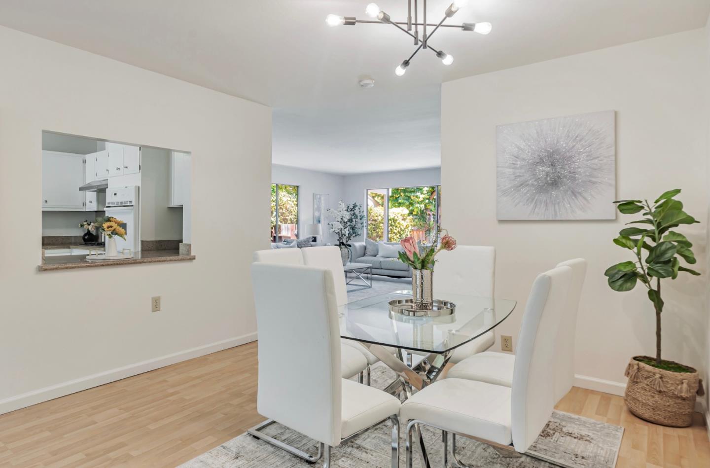 Detail Gallery Image 16 of 46 For 3210 South Ct, Palo Alto,  CA 94306 - 4 Beds | 2 Baths