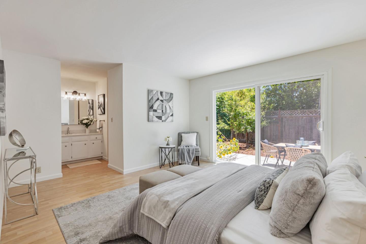 Detail Gallery Image 19 of 46 For 3210 South Ct, Palo Alto,  CA 94306 - 4 Beds | 2 Baths