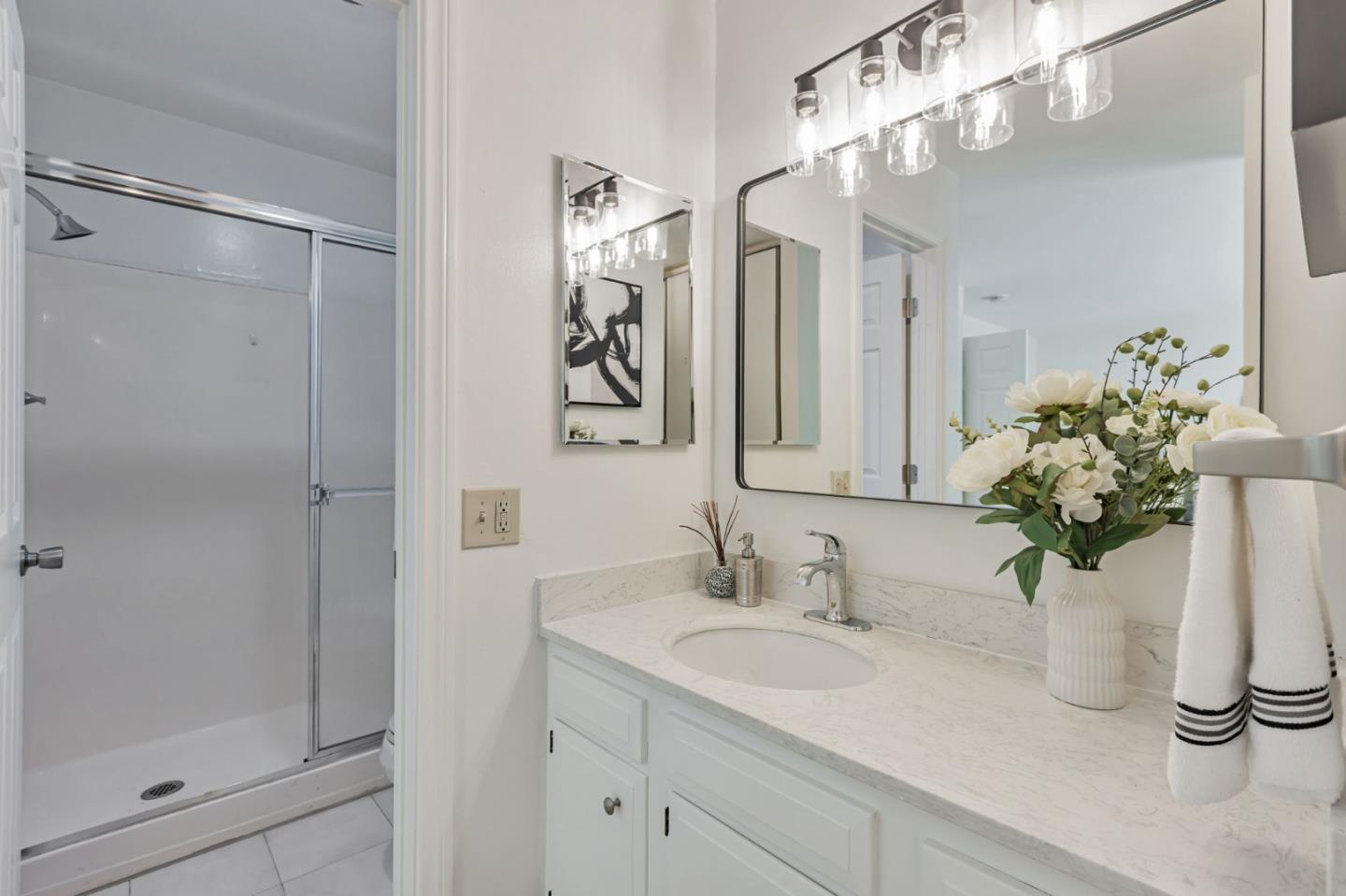 Detail Gallery Image 21 of 46 For 3210 South Ct, Palo Alto,  CA 94306 - 4 Beds | 2 Baths