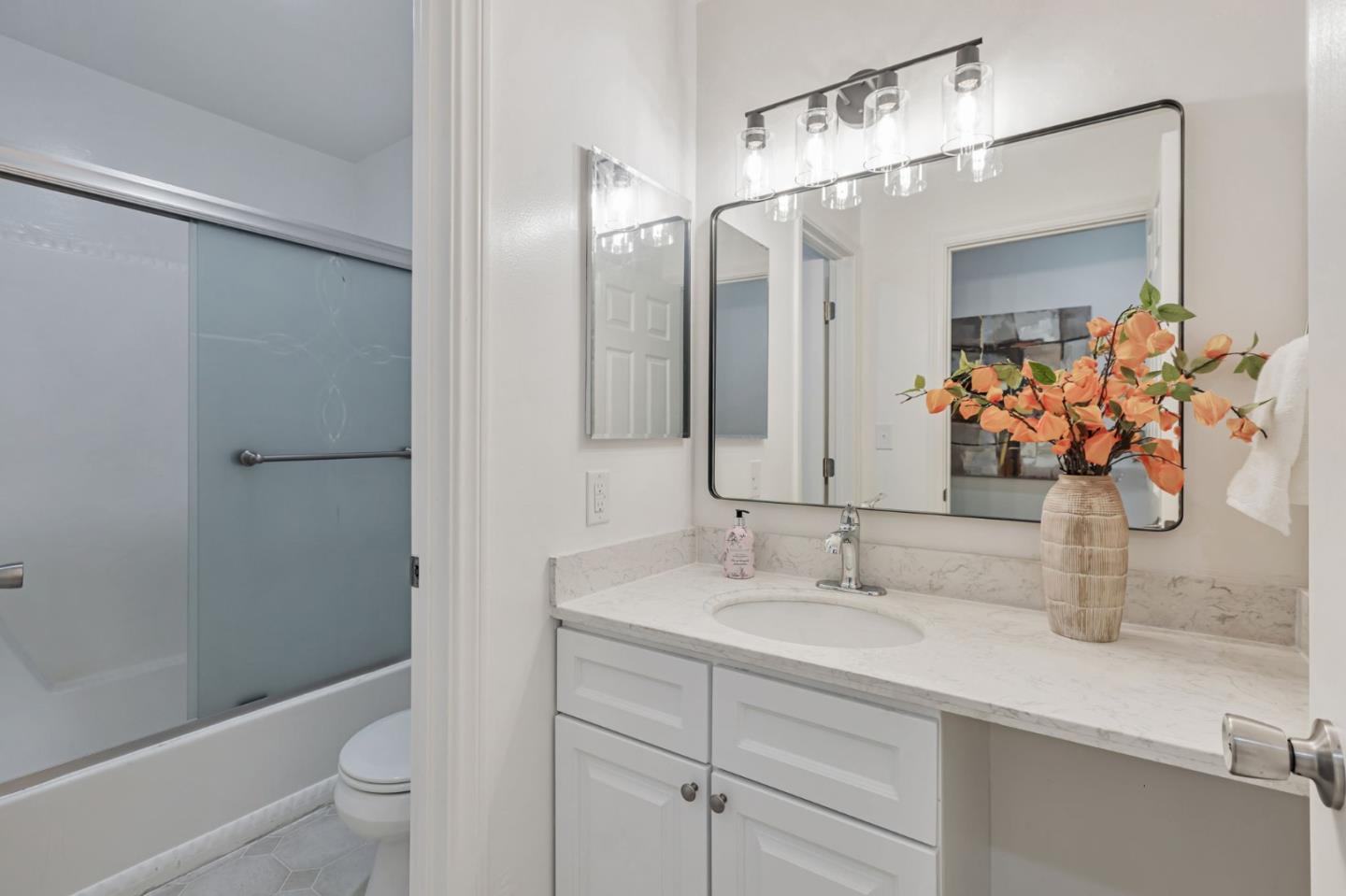 Detail Gallery Image 26 of 46 For 3210 South Ct, Palo Alto,  CA 94306 - 4 Beds | 2 Baths