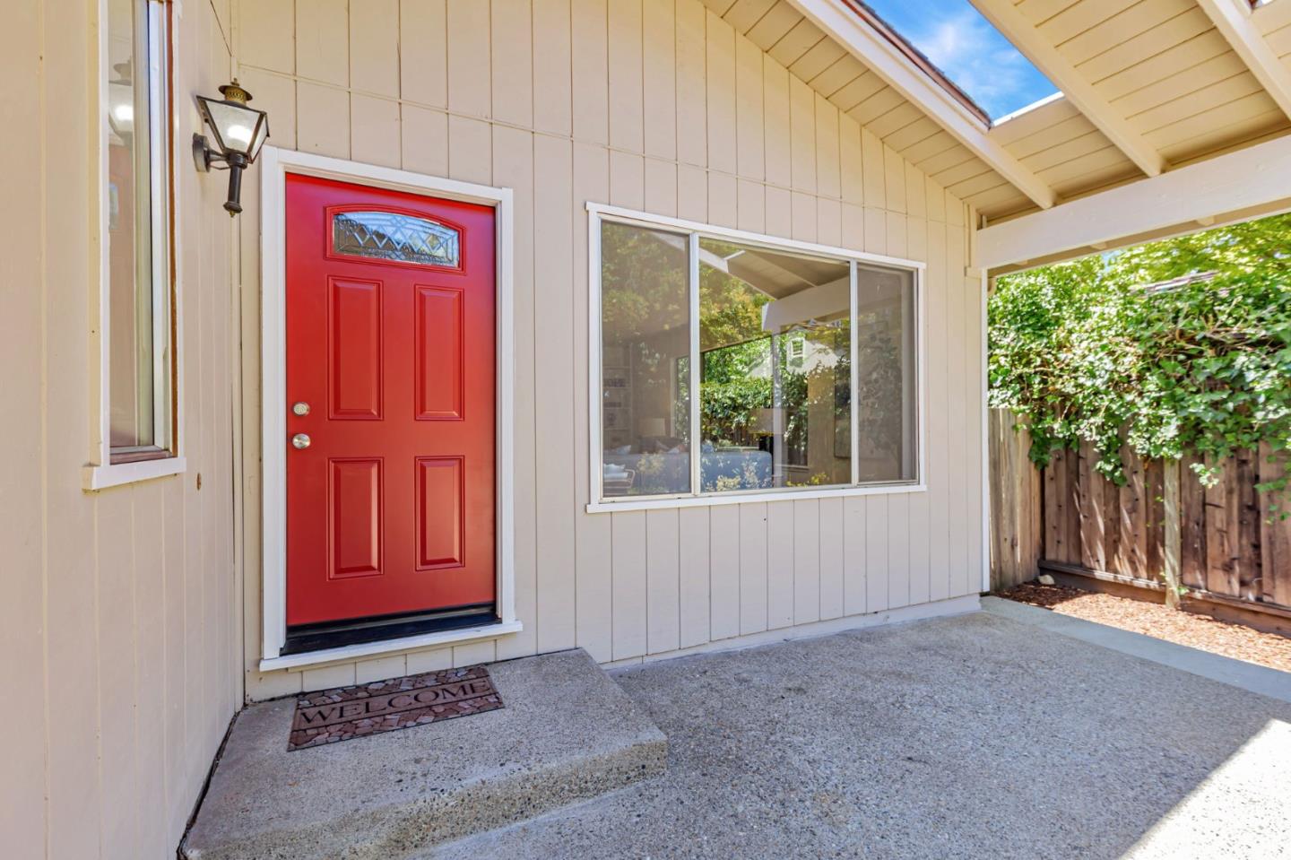 Detail Gallery Image 3 of 46 For 3210 South Ct, Palo Alto,  CA 94306 - 4 Beds | 2 Baths