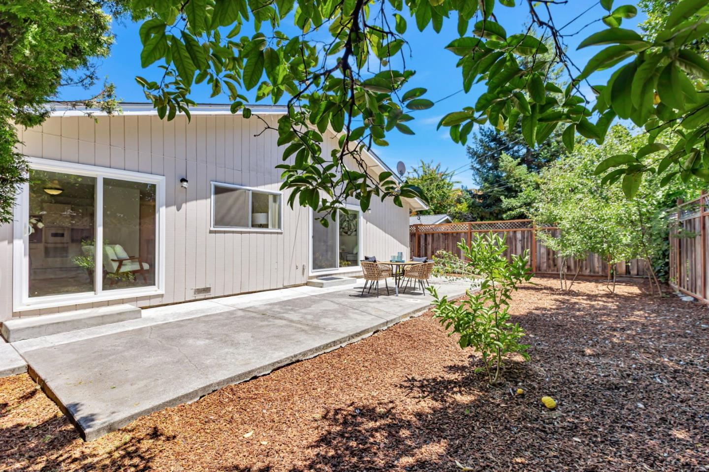 Detail Gallery Image 30 of 46 For 3210 South Ct, Palo Alto,  CA 94306 - 4 Beds | 2 Baths