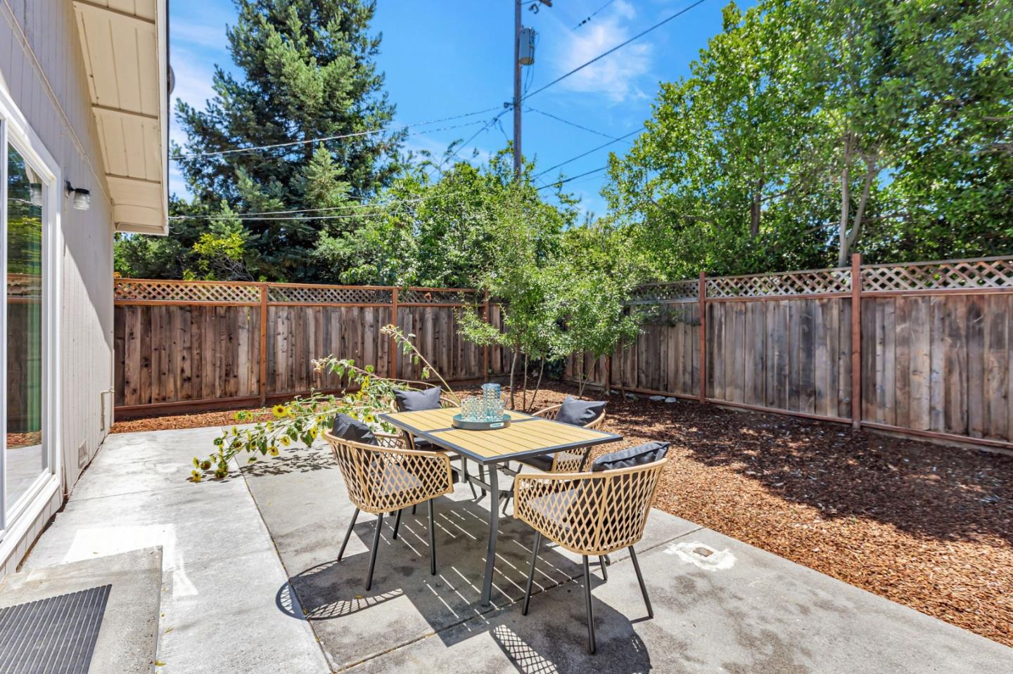 Detail Gallery Image 31 of 46 For 3210 South Ct, Palo Alto,  CA 94306 - 4 Beds | 2 Baths