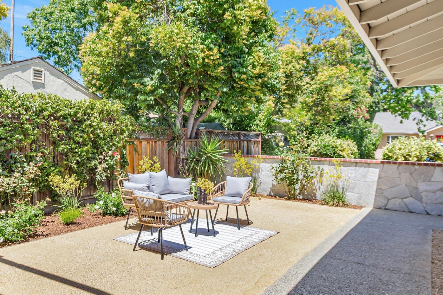 Detail Gallery Image 32 of 46 For 3210 South Ct, Palo Alto,  CA 94306 - 4 Beds | 2 Baths