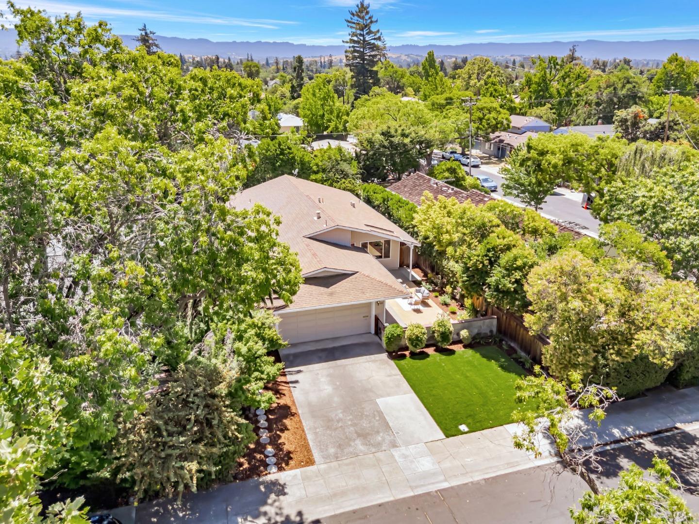 Detail Gallery Image 38 of 46 For 3210 South Ct, Palo Alto,  CA 94306 - 4 Beds | 2 Baths