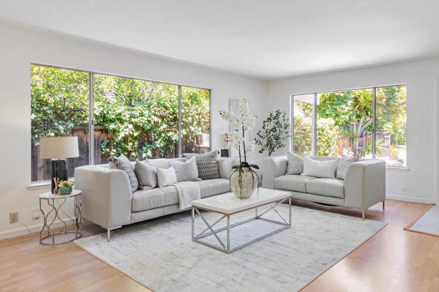 Detail Gallery Image 6 of 46 For 3210 South Ct, Palo Alto,  CA 94306 - 4 Beds | 2 Baths