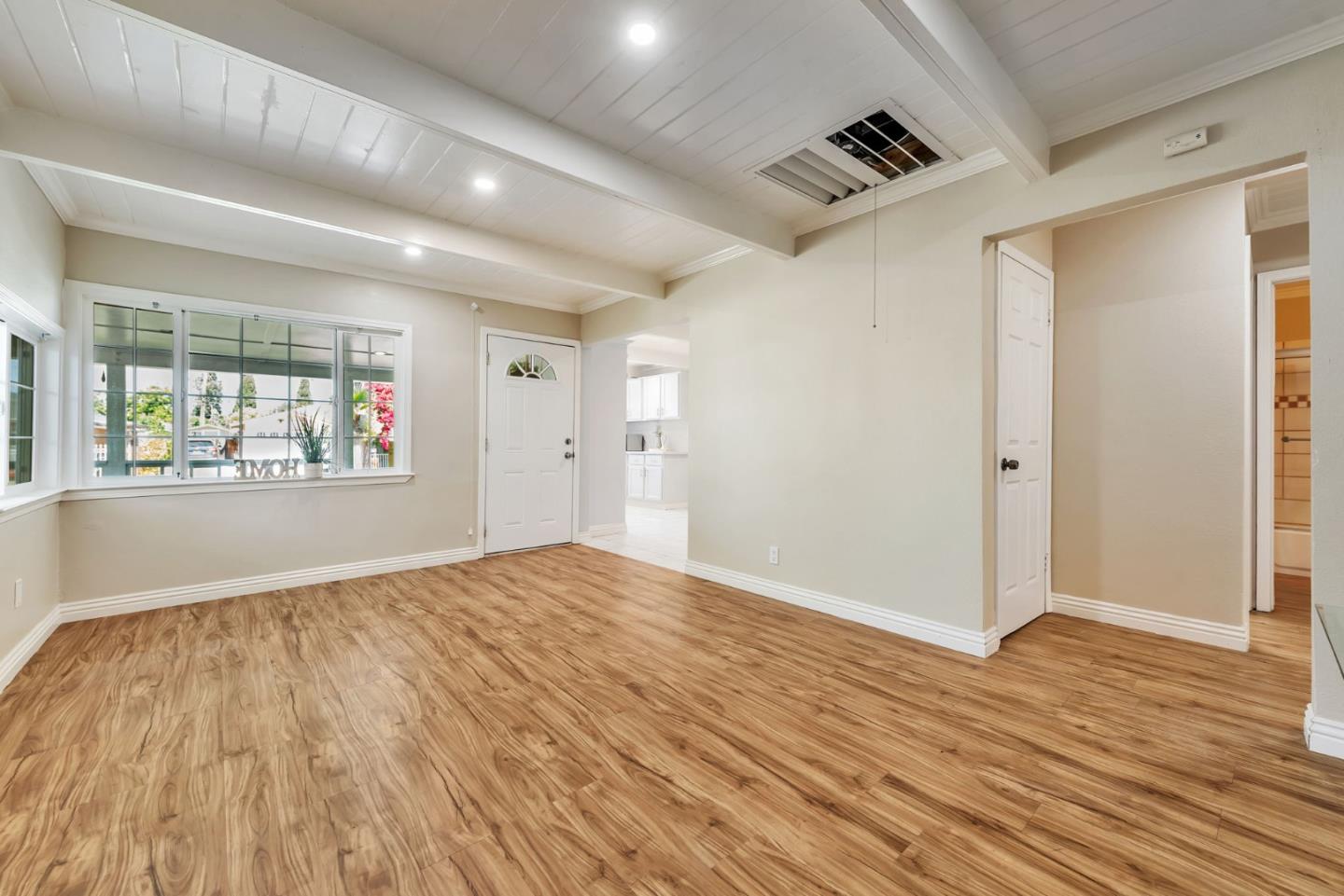 Detail Gallery Image 12 of 27 For 10275 Lochner Dr, San Jose,  CA 95127 - 4 Beds | 2 Baths