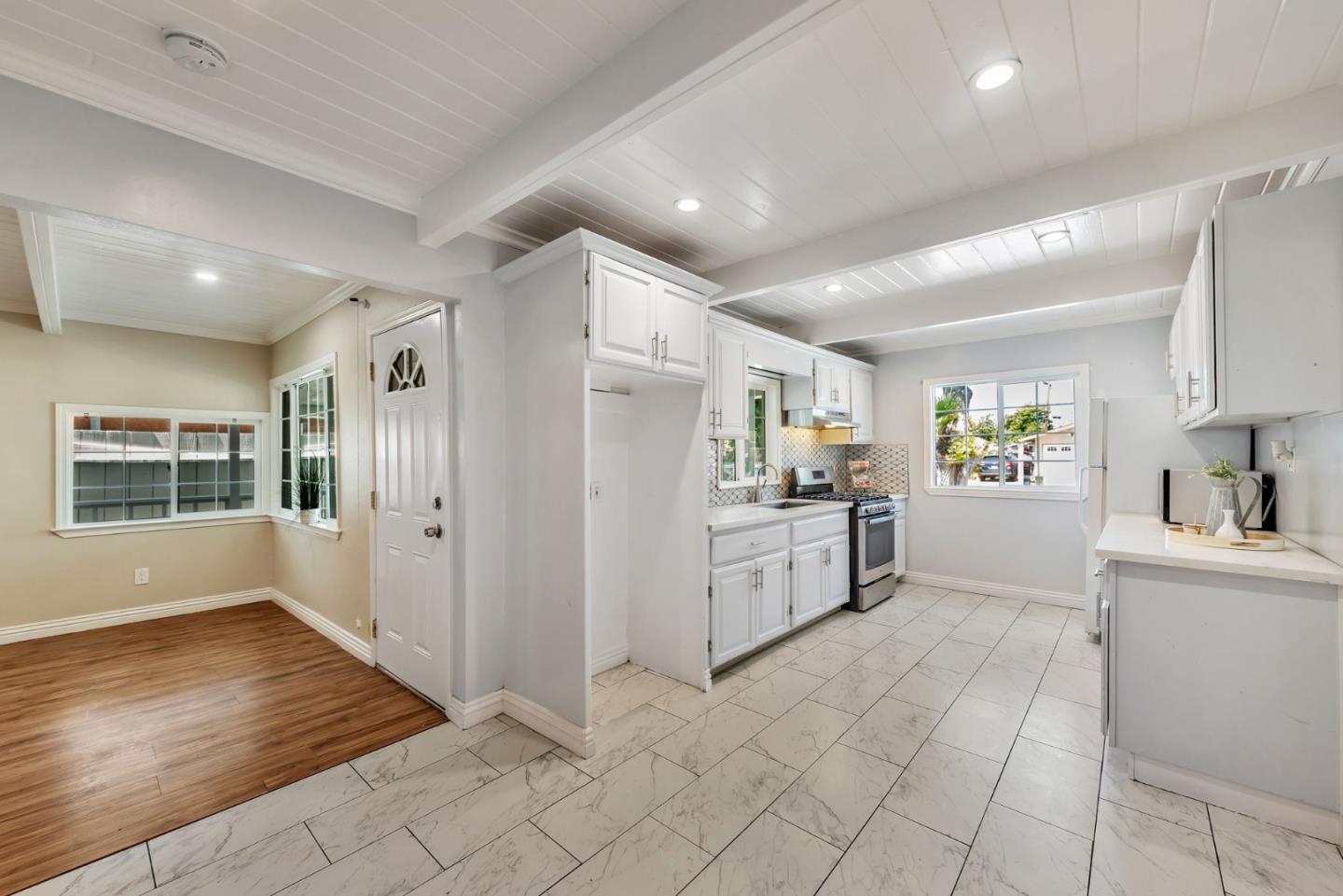 Detail Gallery Image 14 of 27 For 10275 Lochner Dr, San Jose,  CA 95127 - 4 Beds | 2 Baths