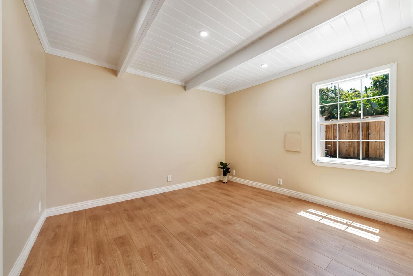 Detail Gallery Image 18 of 27 For 10275 Lochner Dr, San Jose,  CA 95127 - 4 Beds | 2 Baths
