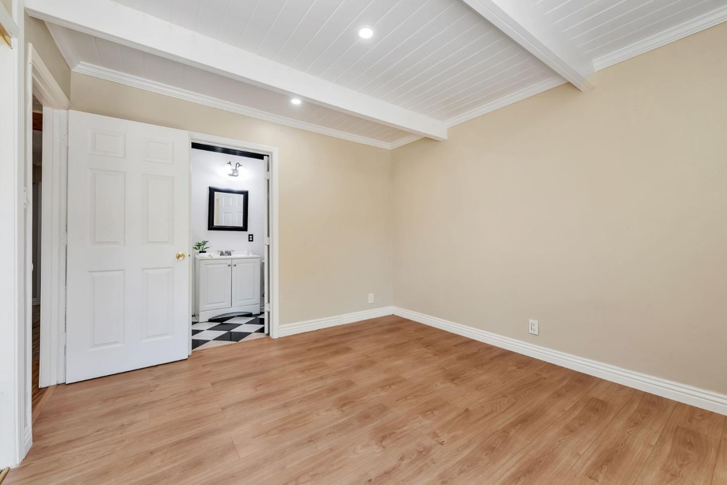 Detail Gallery Image 20 of 27 For 10275 Lochner Dr, San Jose,  CA 95127 - 4 Beds | 2 Baths