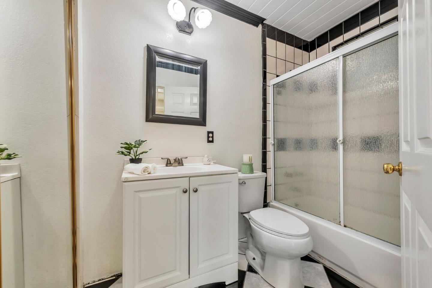 Detail Gallery Image 21 of 27 For 10275 Lochner Dr, San Jose,  CA 95127 - 4 Beds | 2 Baths